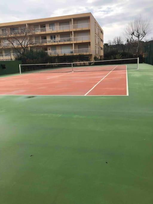 Appartement Vue Mer Au Lavandou Le Lavandou Exterior foto